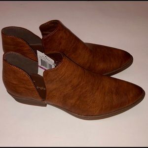 Fashionistas - Day & Night - Seven7 Ankle Bootie